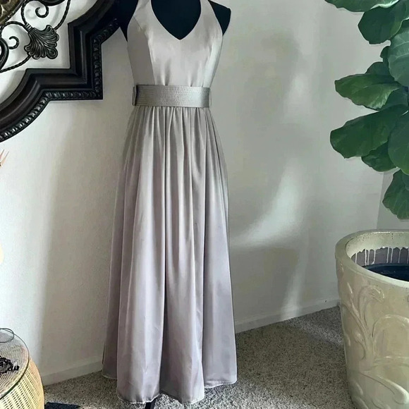 Vera Wang WHITE by Vera Wang Halter Bridesmaids, Cocktail, Long Dress Size 4 - Picture 3 of 16